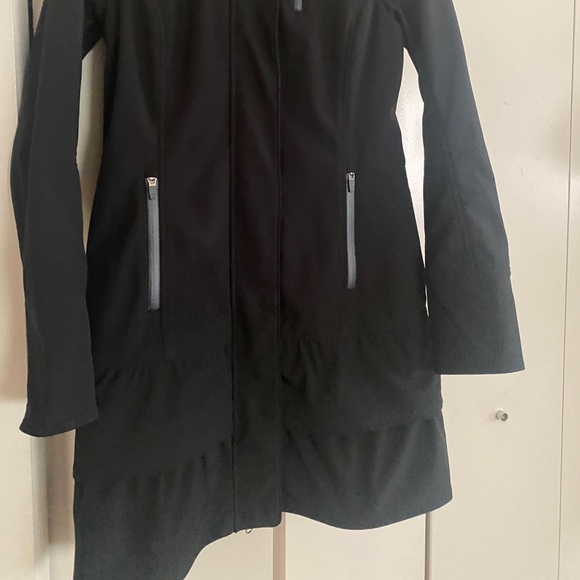 Athleta Ruffle Rain Jacket - Picture 4 of 8